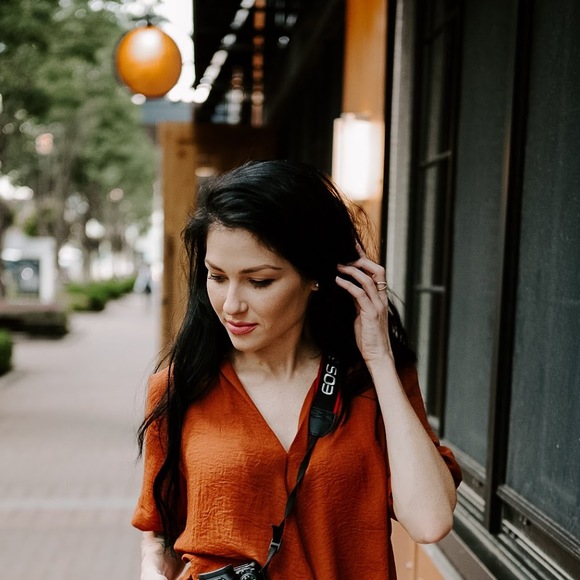 Meet your Posher, Beth - Picture 1 of 1